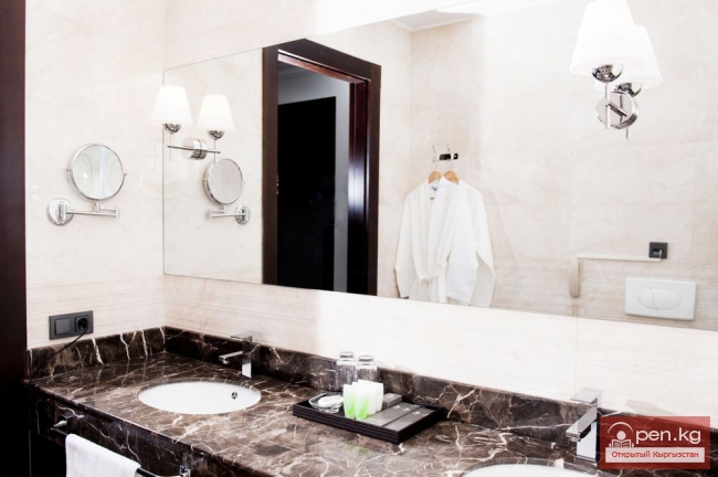 Отель «Амбассадор» (AMBASSADOR)