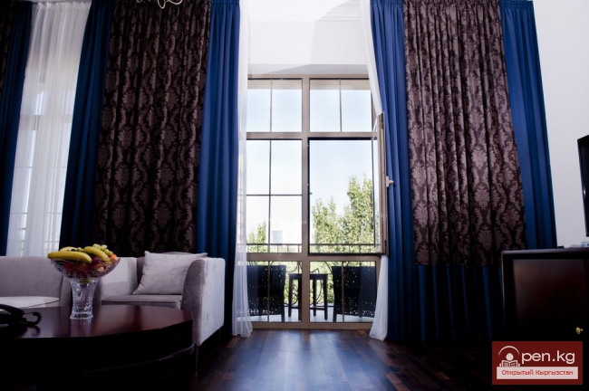 Отель «Амбассадор» (AMBASSADOR)