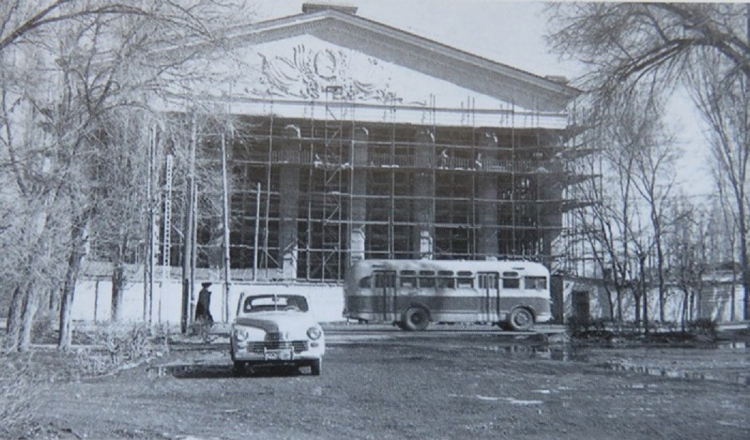 Экономическое и культурное развитие города Фрунзе в послевоенные годы