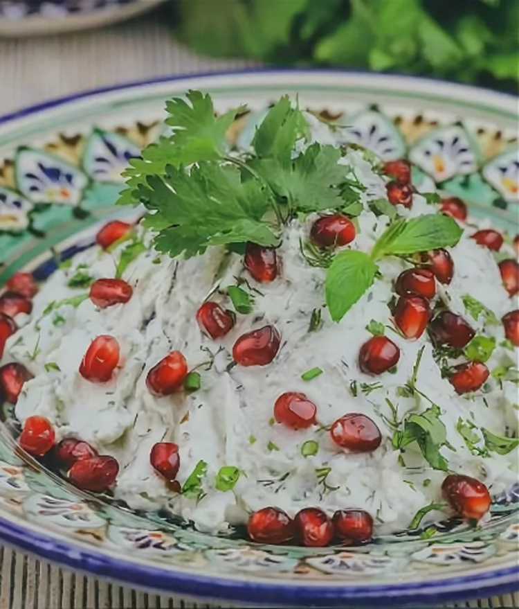 Зелёный салат из сюзьмы