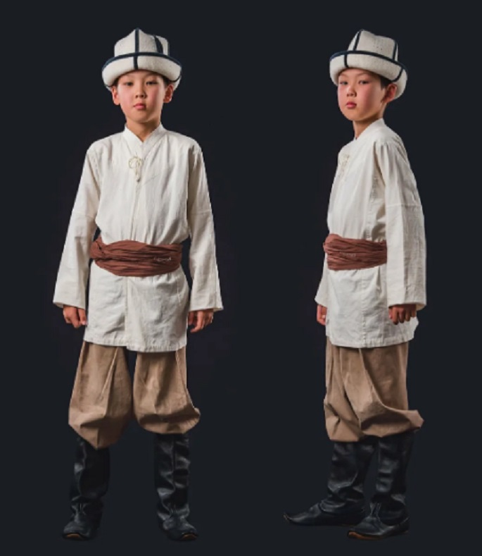 Бел боо (кушак) в мужской одежде кыргызов