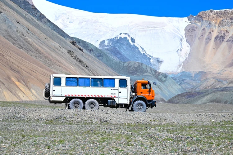 День транспортника. Труд водителей — залог бесперебойной работы рудника «Кумтор»