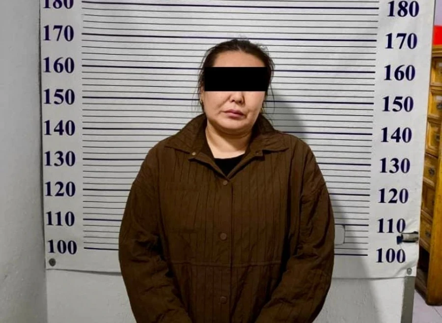 Главный специалист ЦОНа Сузакского района задержана за взятки