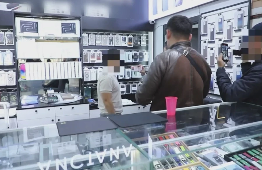 ГТС выявила факты незаконного ввоза мобильных телефонов в Бишкеке