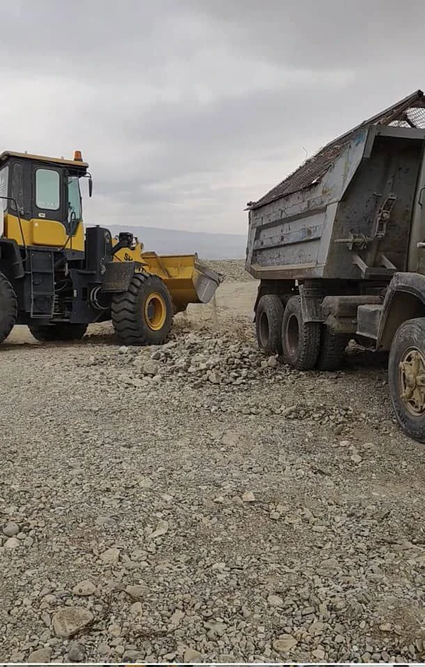 В Таласе пресекли незаконную добычу песчано-гравийной смеси