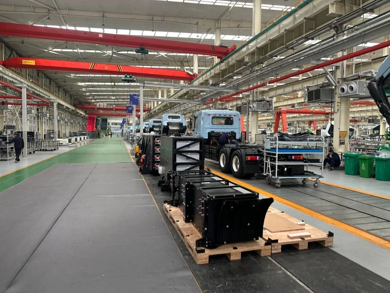 Мэр обсудил с китайской компанией сроки поставок автобусов Yutong в Бишкек