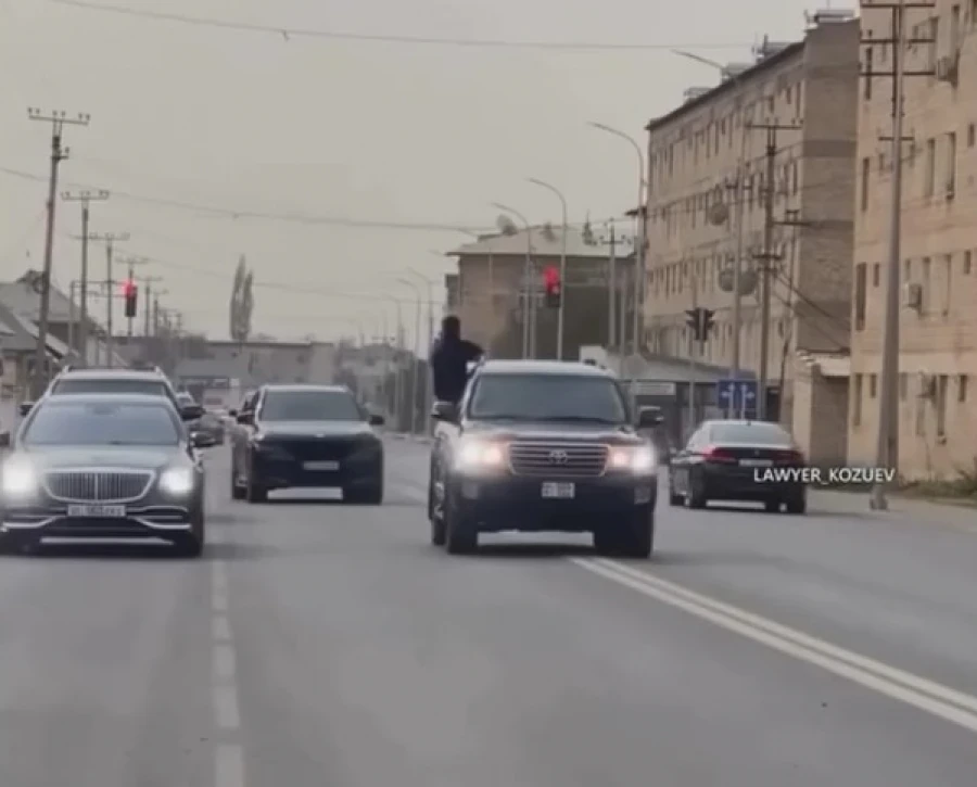 В городе Манас участников свадебного кортежа оштрафовали на 45 тысяч сомов