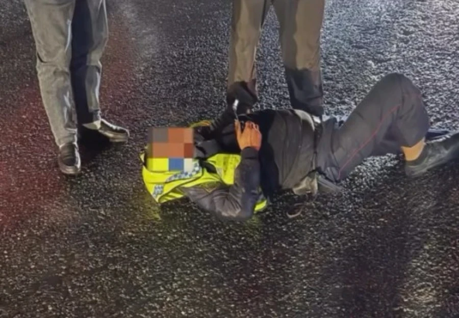 В ​​селе Достук водитель сбил сотрудника ГУОБДД