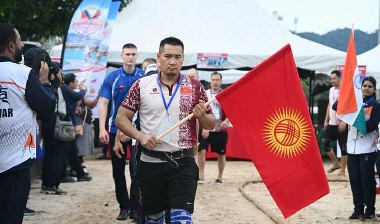 Кыргызстан занял второе место на чемпионате Азии по перетягиванию каната