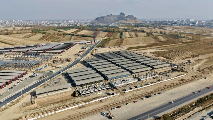 Власти города Ош показали ход строительства рынка «Келечек»