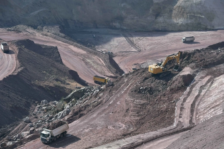 В Кыргызстане в Государственном балансе числятся запасы по более чем 1000 месторождениям 51 вида полезных ископаемых