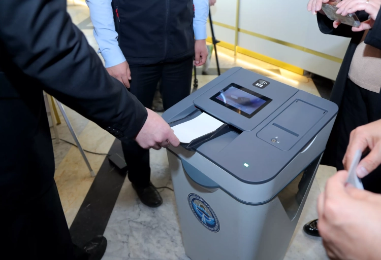 В Кыргызстане на всех избирательных участках проходит тестовое голосование