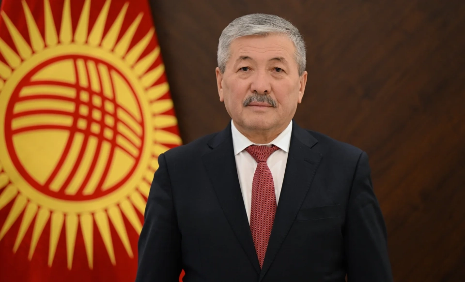 Экономический рост стал возможен также благодаря труду дипломатов. Глава кабмина поздравил работников дипслужбы