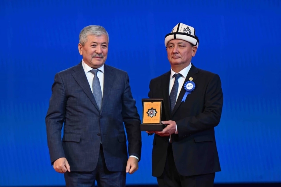 КНУ имени Жусупа Баласагына награждён орденом "Манас" III степени