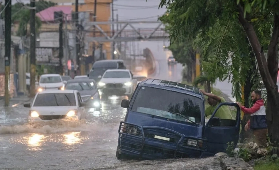 Самый мощный шторм в истории: ураган Мелисса бушует на Ямайке, есть жертвы